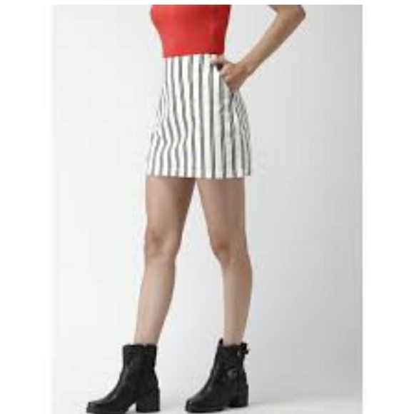 Forever 21 Striped miniSkirt - Picture 1 of 12